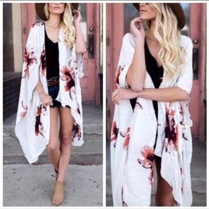 Floral kimono cream Hi-Lo NWT 🌸